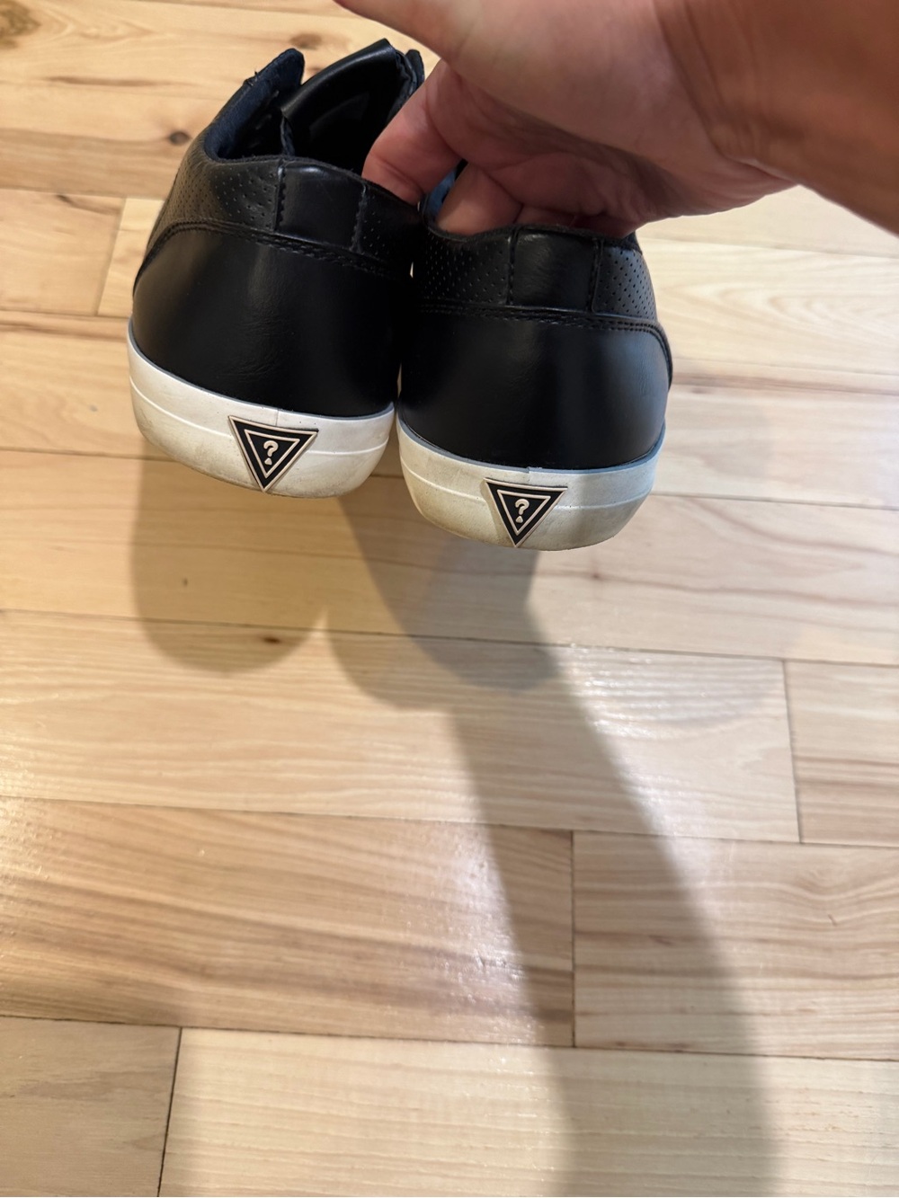 Men’s GUESS black Mitt 2 Slip On shoes! Size 11.5 - Picture 5 of 5